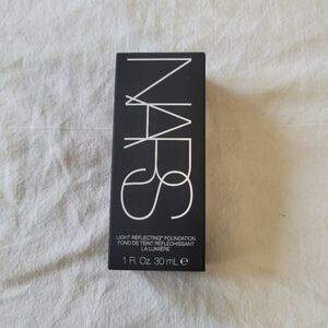 NARS Light Reflecting Foundation 5.25 Medium Deep Perth New in Box